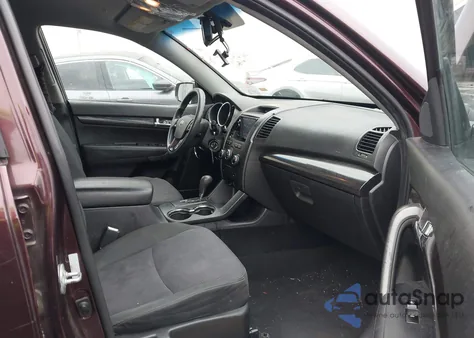 2011 Kia Sorento Lx z USA, uszkodzony, nr VIN 5XYKT3A11BG175346